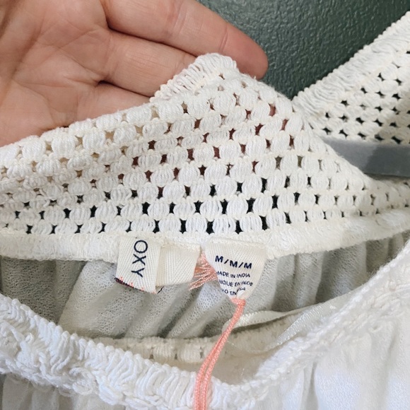 Roxy Cold Shoulder Top - Picture 4 of 4